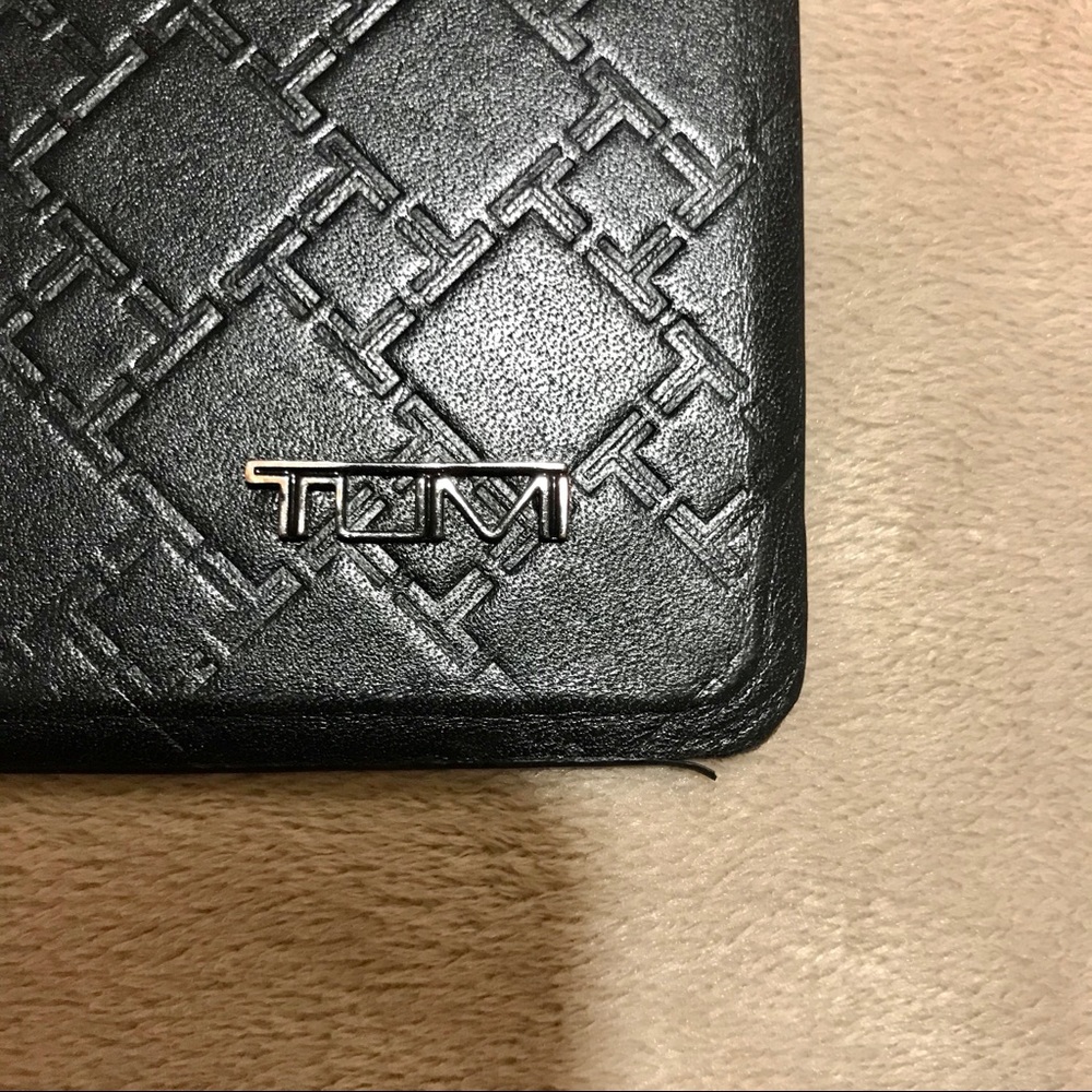 Tumi iPad Leather Case - Picture 3 of 6